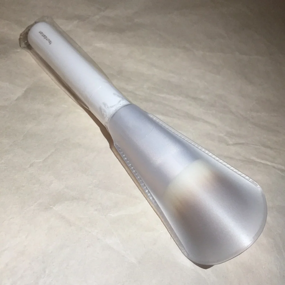 La Mer foundation brush Authentic